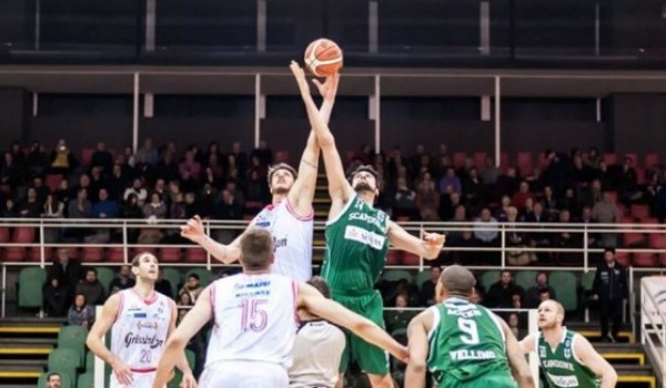 Basket, serie A: big match Milano-Sassari e Avellino-Reggio Emilia, Caserta sogna