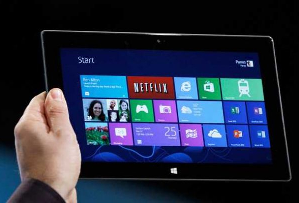 Panos Panay jefe de Microsoft Surface lanzará una versión LTE Surface 2 y Surface Pro 2