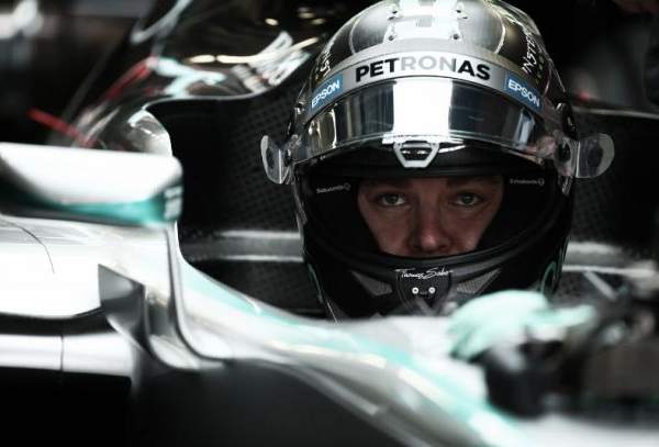 F1, Rosberg si gode la pole a Sochi: "Contento della macchina, voglio ridurre il gap da Lewis"