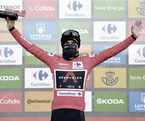 La Vuelta a España llega al Muro de Ézaro al "rojo vivo"