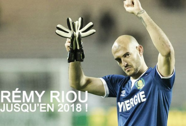 Riou renueva con el Nantes hasta Junio 2018