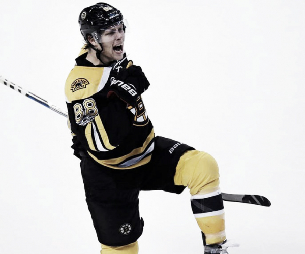 Pastrnak será baja en los Bruins durante un par de semanas