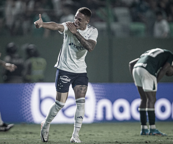 Cruzeiro vence Goiás com gol nos acréscimos e deixa a zona de rebaixamento