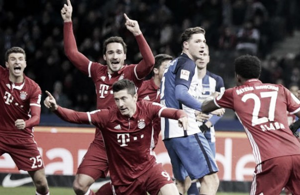 Bundesliga - Lewandowski salva il Bayern: caos a fine partita
