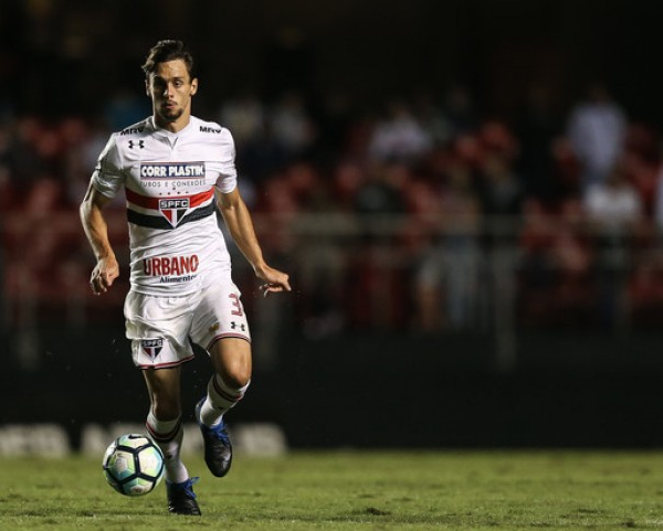 Lazio, nuovi contatti e doppia accelerata per Rodrigo Caio e De Roon