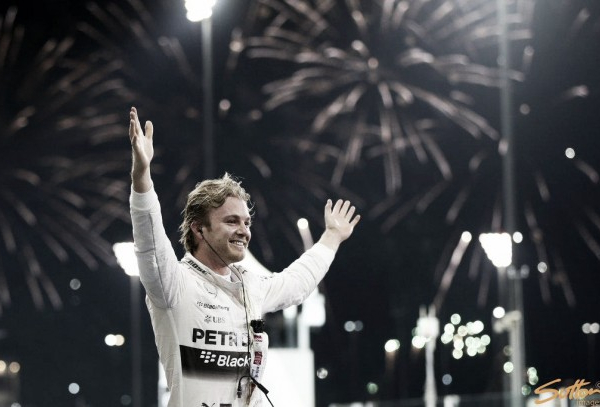 Rosberg trionfa tra le luci di Abu Dhabi, Raikkonen regala il podio alla Ferrari