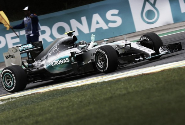 Rosberg trionfa in Brasile, ancora doppietta Mercedes. Ferrari 3° e 4°