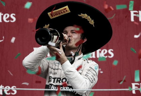 Rosberg vince e fa festa in Messico, disastro Ferrari con entrambi i piloti out