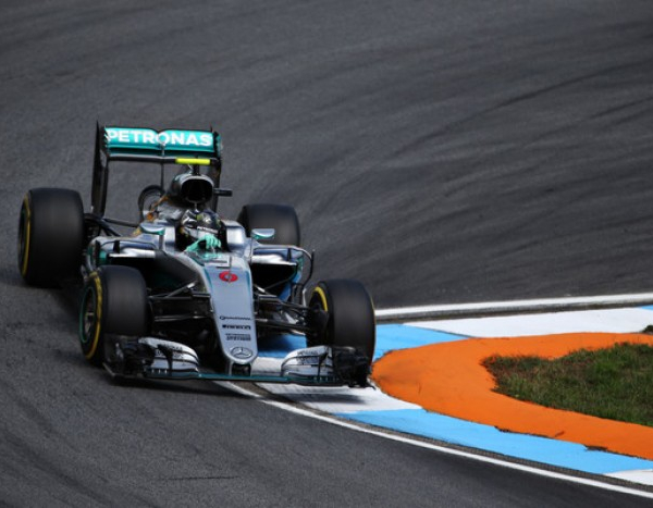 Rosberg consigue la pole en Hockenheim y Hamilton sale segundo
