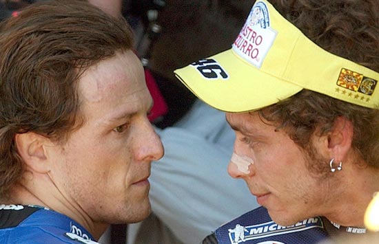 Serial 10 años de MotoGP: 2004, Rossi contra Sete