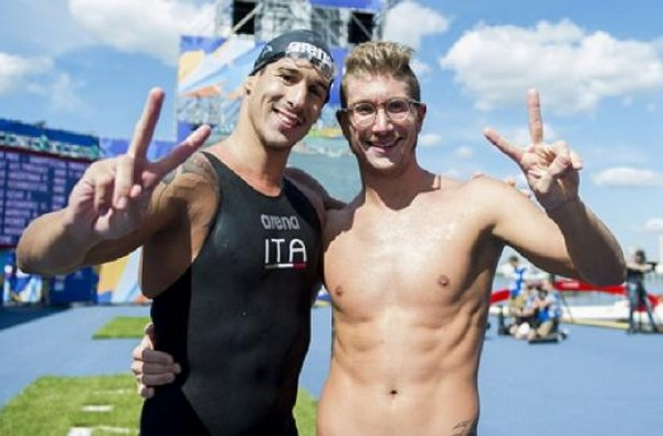 Rio 2016, Nuoto di fondo - 10 Km maschile. Volata amara: Ruffini sesto, settimo Vanelli. Oro all'Olanda