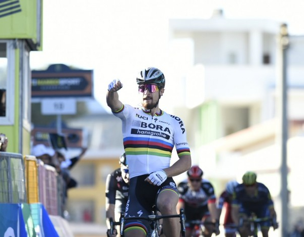Tirreno-Adriatico: Sagan si impone su Viviani, Dennis nuova Maglia Azzurra
