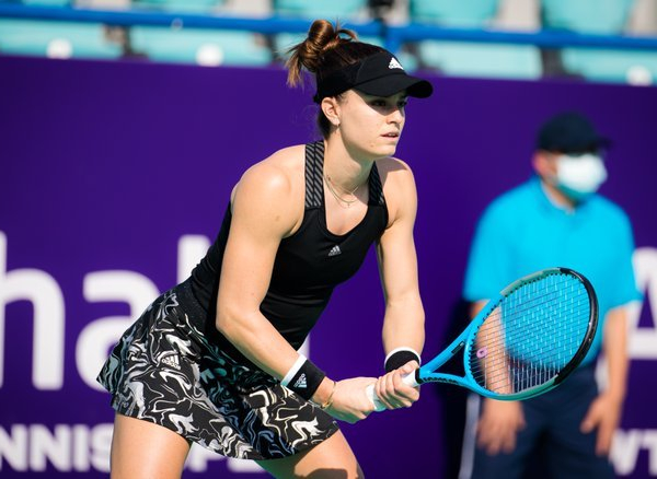 WTA Abu Dhabi Day 1 wrapup: Sakkari, Putintseva, Jabeur advance; Kontaveit, Vekic upset