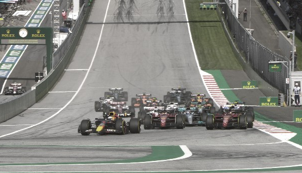 Verstappen se impone de manera holgada en la sprint con una
buena actuación de los Ferrari