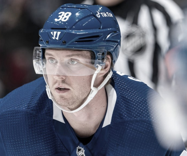 Rasmus Sandin y Toronto Maple Leafs, lejos de un acuerdo