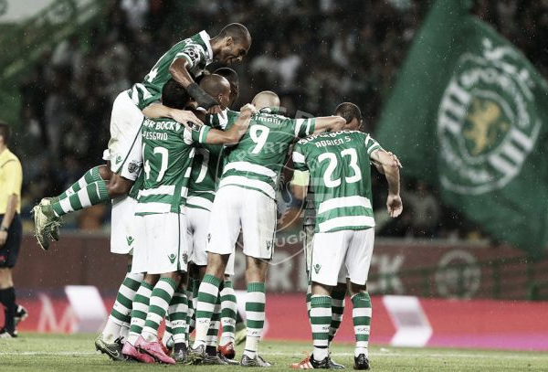 Sporting esmaga Vitória de Guimarães com letal Slimani a fazer o tri