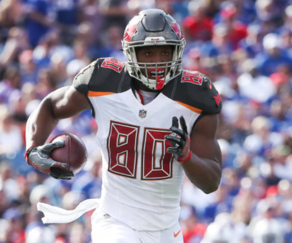 Buccaneers exercise fifth-year option on tight end O.J. Howard's contract
