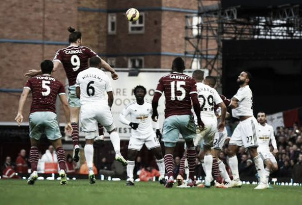 Sunday Premier League: il West Ham vola, tre punti pesanti per l'Aston Villa