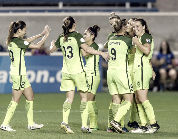 Seattle Reign scores two goals in the final minutes to stun the Chicago Red Stars 2-1