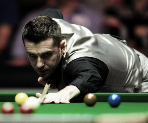 Selby through to round two, but Robertson in trouble at the Crucible