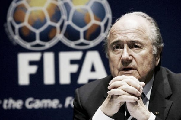 Scandalo Fifa: sei dirigenti arrestati per corruzione. Anche Blatter tra gli indagati