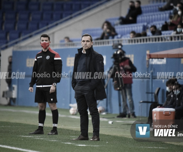 Sergi Barjuan: "Con la actitud del equipo en los últimos partidos podemos ganar al Algeciras"
