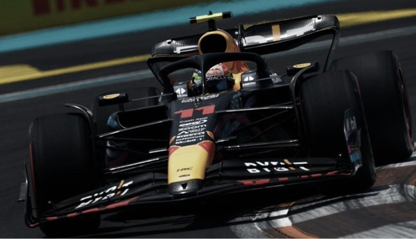 Sergio Pérez logra la pole en Miami con Alonso y Sainz en el
top 3 en una sesión especialmente accidentada