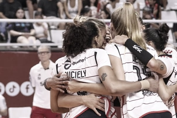 Sesc Flamengo vence Bluvôlei e consolida liderança na Superliga Feminina