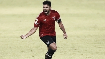 Independiente goleo a Sarmiento y es lider 