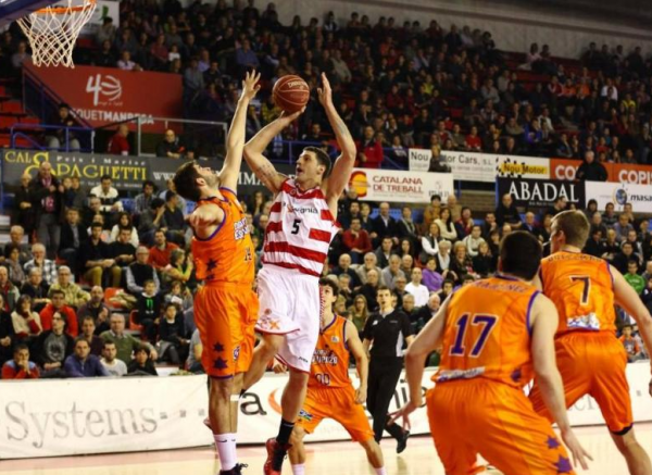 La Bruixa d'Or Manresa - Valencia Basket: un duelo marcado por las bajas
