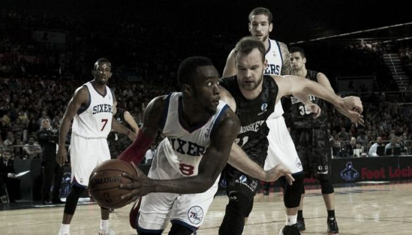 Los 76ers vencen con apuros a un combativo Bilbao Basket