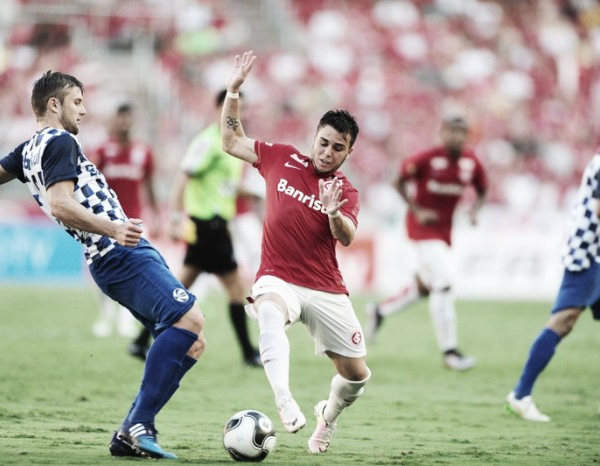 Técnico China e goleiro Fábio exaltam empate do São José diante do Internacional