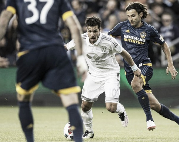 Los Angeles Galaxy hang on to earn an away point against Sporting Kansas City