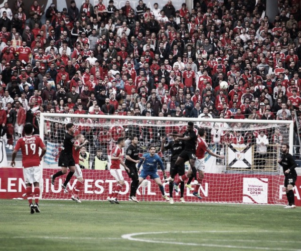 Águia sofre, mas Jiménez resolve o exame: Benfica bate Académica ao cair do pano