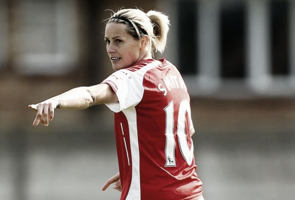 Arsenal Ladies tie down youngster Carla Humphrey and experienced Kelly Smith to new deals