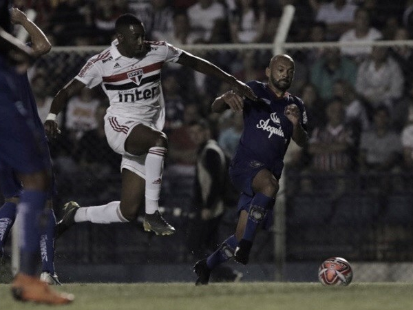No sufoco, São Paulo
empata com São Caetano e se classifica para as quartas de final do Paulistão
