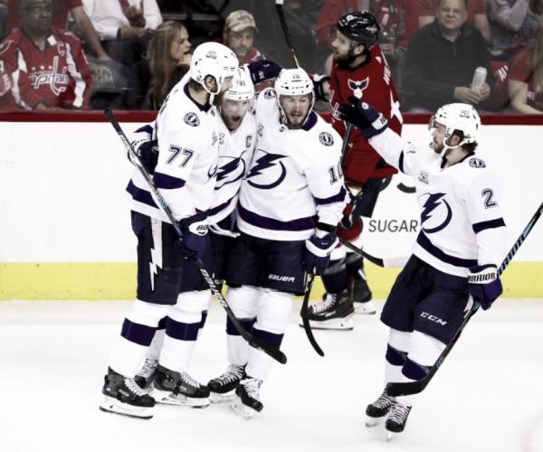 Storms on the inside and outside: Lightning win to stay alive in series