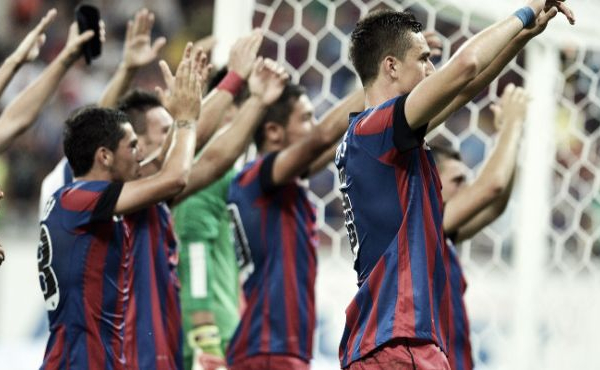 Steaua Bucareste empata com Legia e volta à fase de grupos da Liga dos Campeões