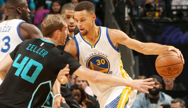 NBA, imbarazzante Curry (40): Golden State passa anche a Charlotte e fa venti (99-116)