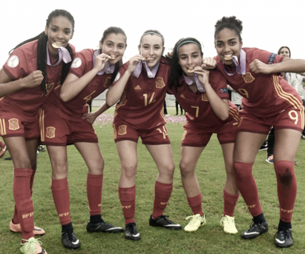 La selección española sub17 femenino es homenajeada en la RFEF