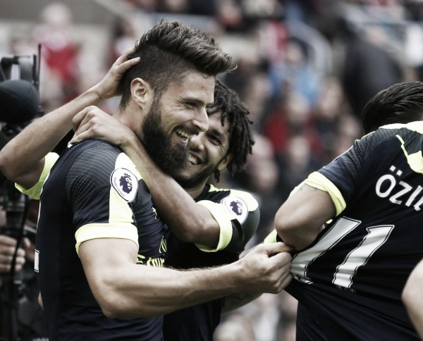 Premier League, Sanchez e Giroud trascinano l'Arsenal: 1-4 a Sunderland