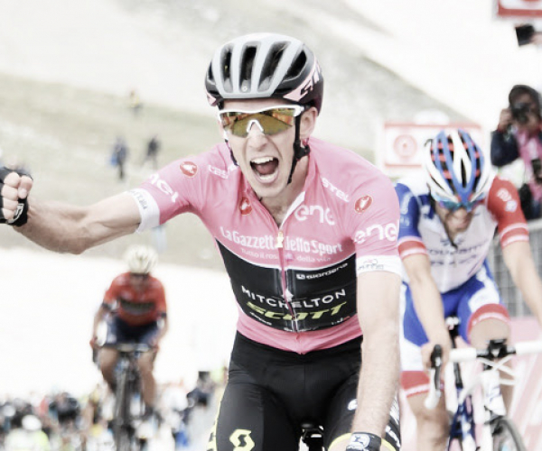 Giro d'Italia, Yates vince sul Gran Sasso davanti a Pinot e Chaves. Male Froome e Aru