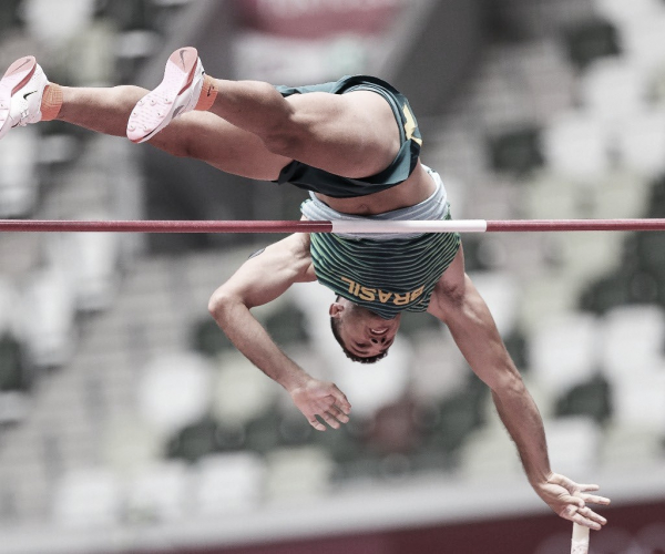 Atual campeão olímpico, Thiago Braz garante vaga na final do salto com vara em Tóquio