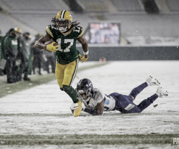 Em duelo na neve, Packers atropelam Titans com show de Davante Adams