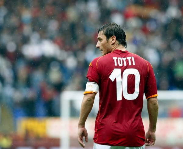 Roma, Totti: "Inizia la vita da dirigente"