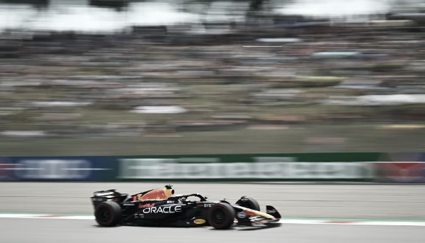 Dominio absoluto de Max Verstappen en los libres 1 del GP de Montmeló 