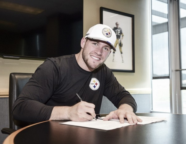Pittsburgh Steelers sign No. 1 Draft Pick, T.J. Watt