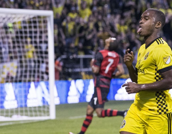 Columbus Crew edge past Portland Timbers to move top of Eastern Conference