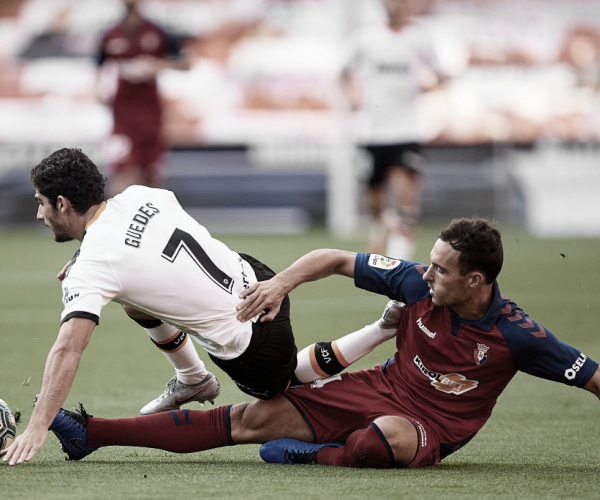 Valencia vence Osasuna e se aproxima da zona de classificação à competições europeias