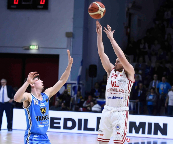 Lega Basket - Cremona torna alla vittoria contro Pesaro (92-79)